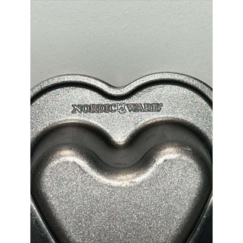 Nordic Ware Heart Mini Cake‎ Cakelet Pan Valentine's Day Baking Muffin Brownie